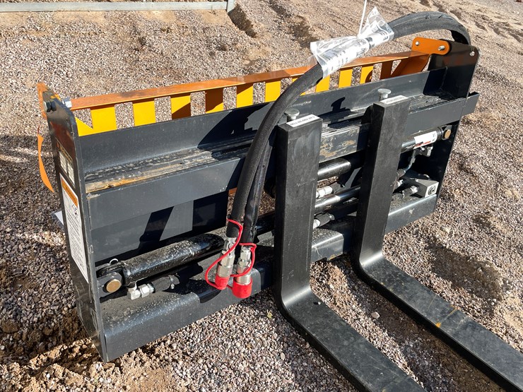 #2030-•-skid-steer-pallet-fork-hydraulic-adjustable-image-4
