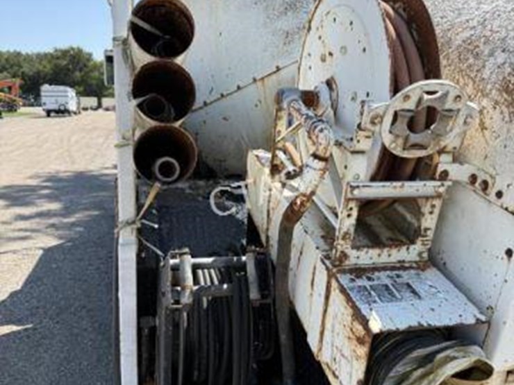 #683-•-international-power-rodder-truck-image-7