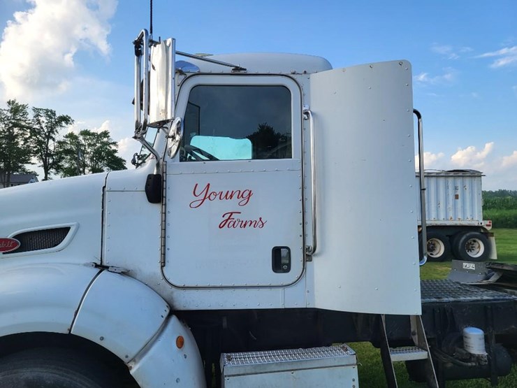 2008-peterbilt-384-image-14