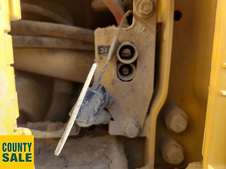 2020-caterpillar-150-awd-image-28