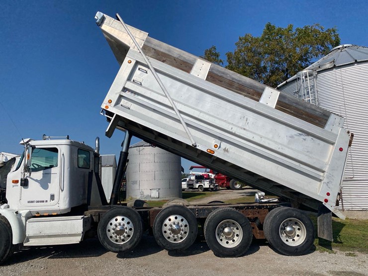 2002-ih-9200i-quad-axle-dump-truck-image-52