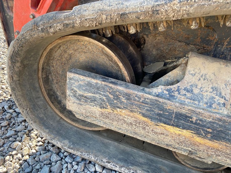 2013-kubota-svl75-image-21