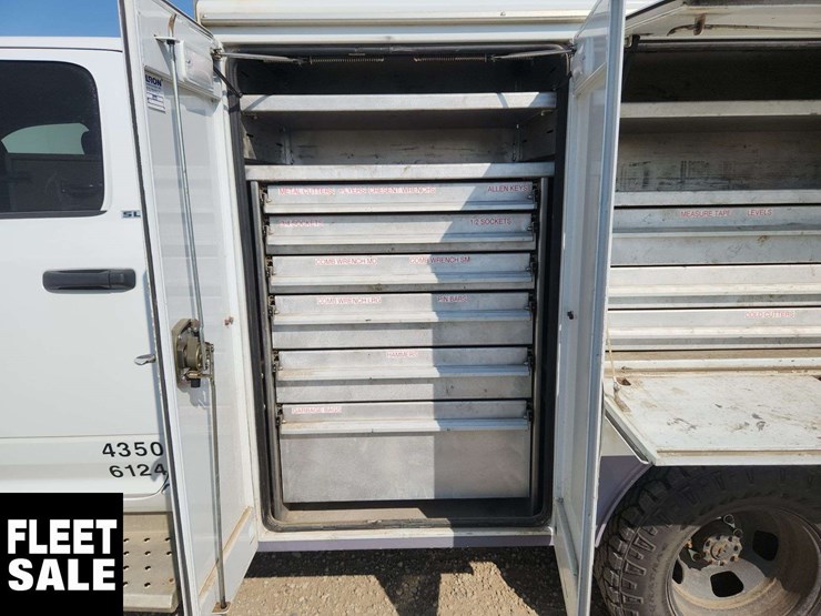 2014-ram-3500-slt-image-29
