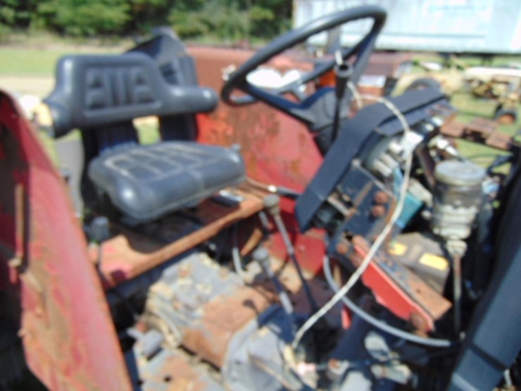 massey-ferguson-383-image-5