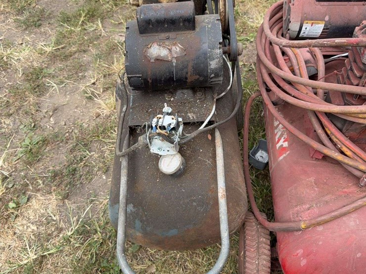 (2)-air-compressors-image-25