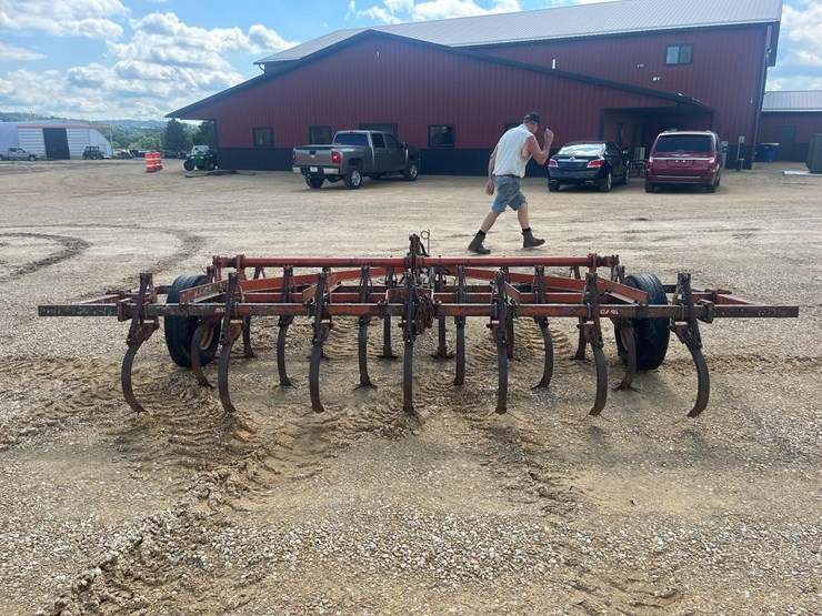 j.i.-case-cultivator-image-3