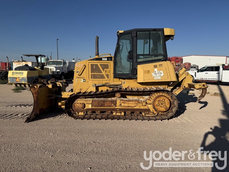2011-caterpillar-d6k-xl-image-2