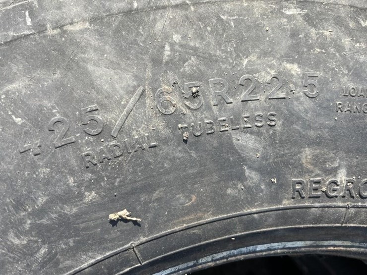 semi-tires-image-4