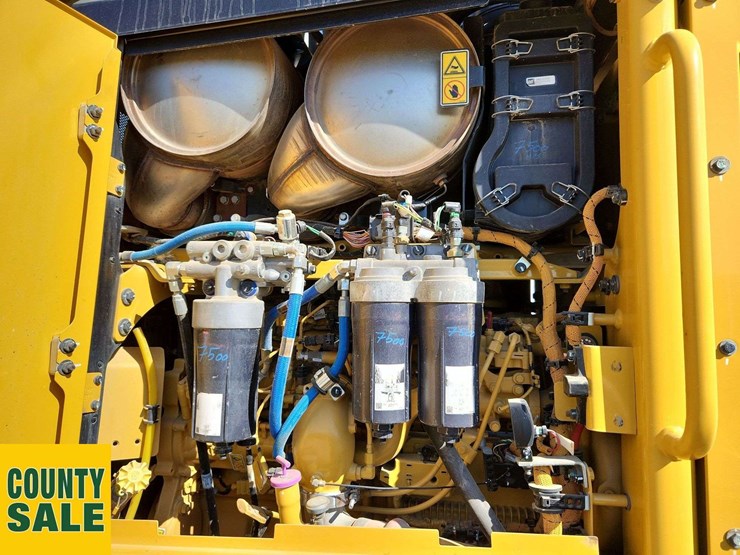 2020-caterpillar-150-awd-image-25