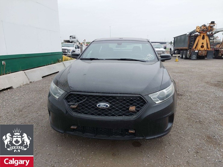 2015-ford-taurus-awd-4dr-sedan-image-17