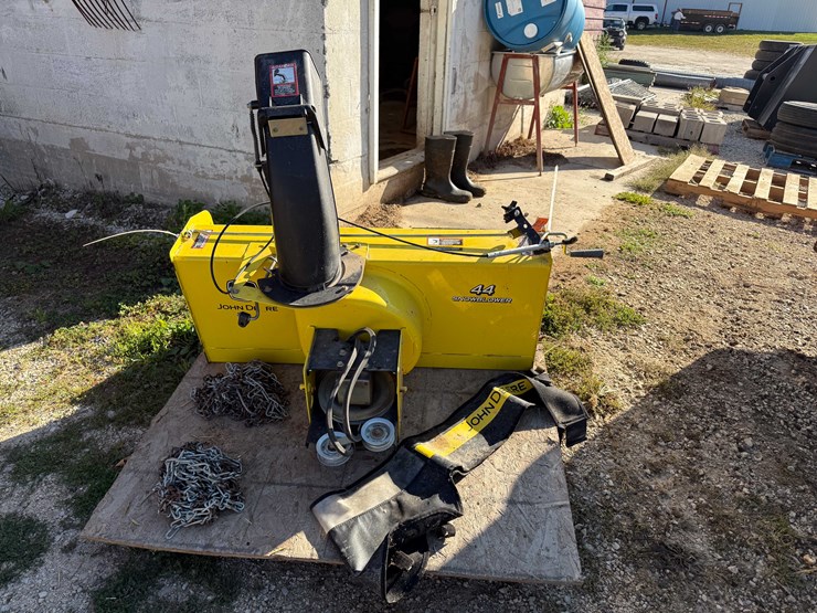 john-deere-44-image-1