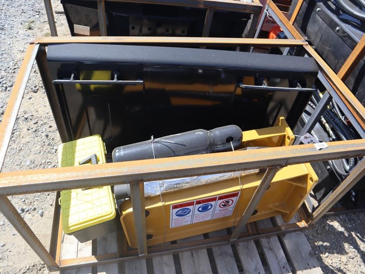 agt-skid-steer-breaker-image-4