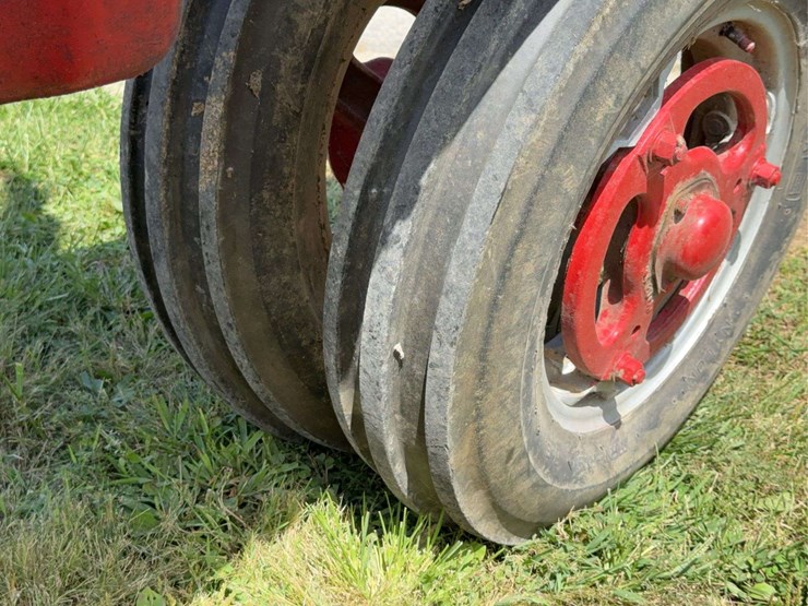 farmall-300-image-18