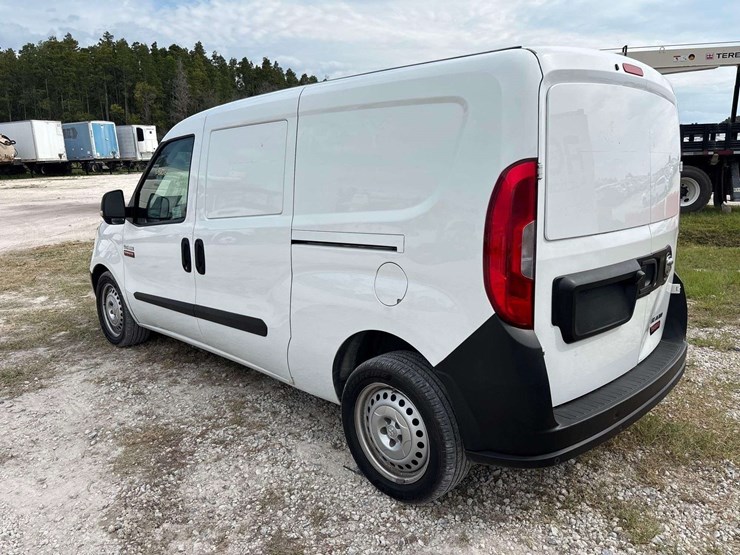2017-ram-promaster-city-image-4