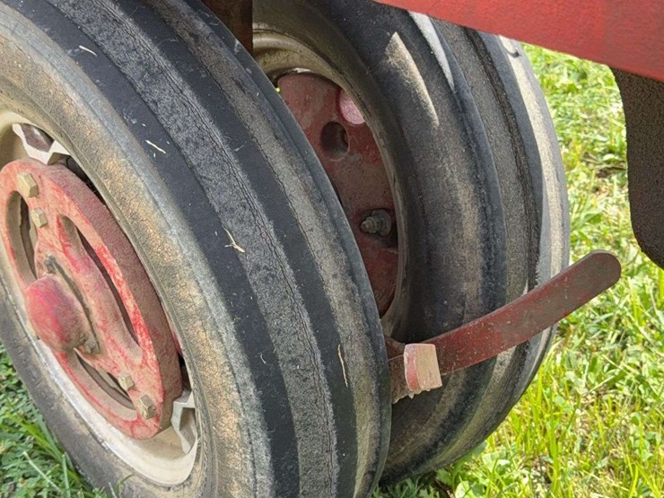farmall-400-image-19
