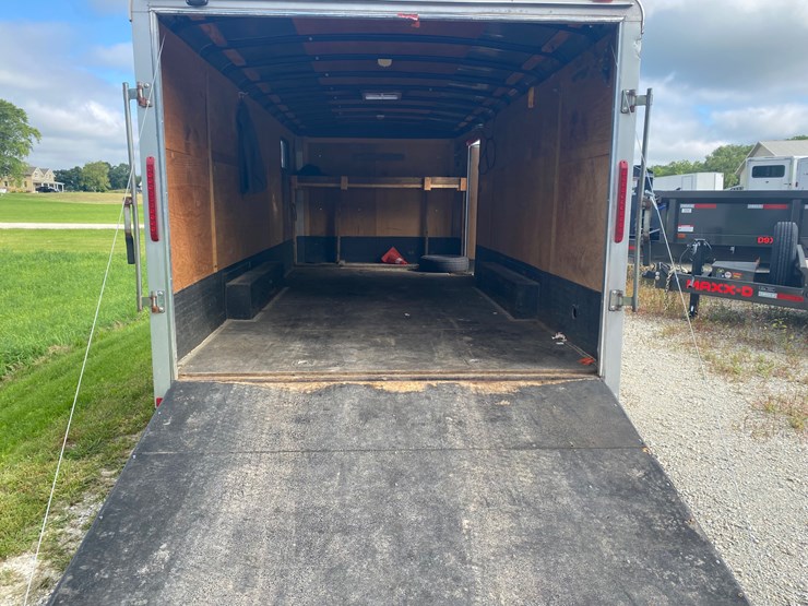 #3014-•-2011-middlebury-trailers-20'-tandem-axle-enclosed-trailer-(helenville,-wi)-(has-wi-title)-image-10