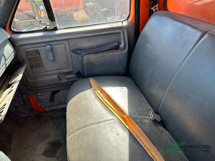 1991-ford-f700-image-42