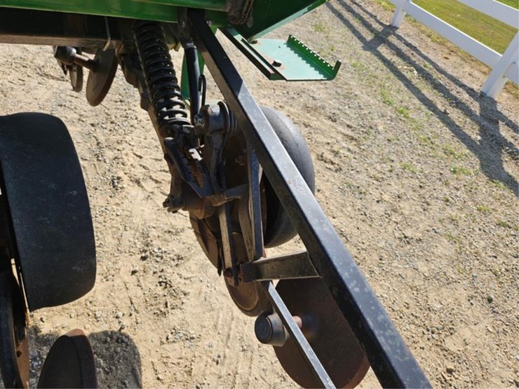 2022-john-deere-1590-image-45