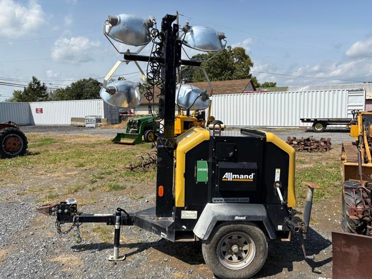 allmond-night-lite-v-series-light-plant-image-1