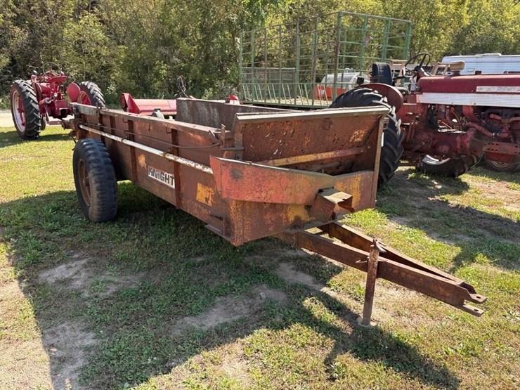 knight-wood-hauler-spreader-image-3