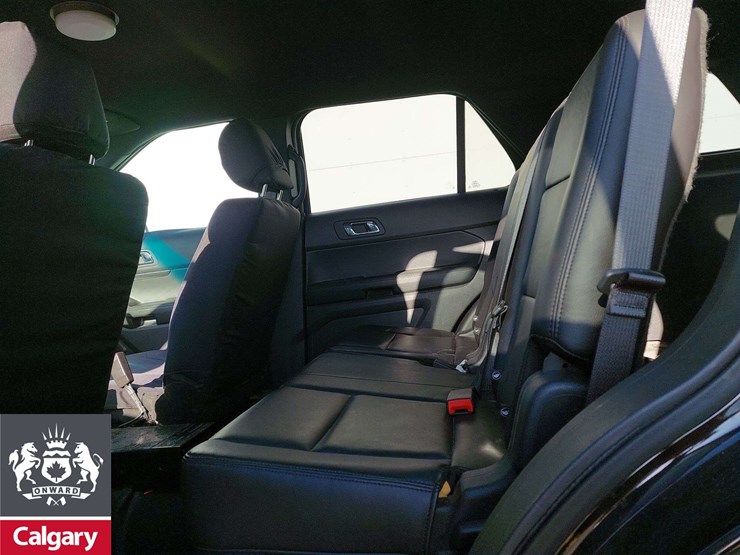 2015-ford-explorer-image-12