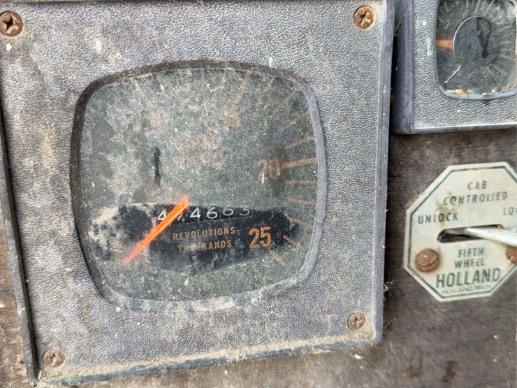 diamond-reo-cabover-image-60