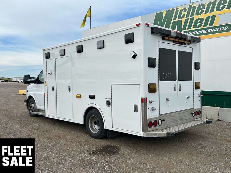 2017-chevrolet-express-s/a-ambulance-image-2