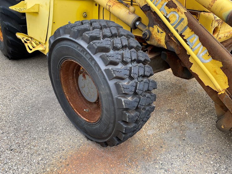 new-holland-lb75b-image-32