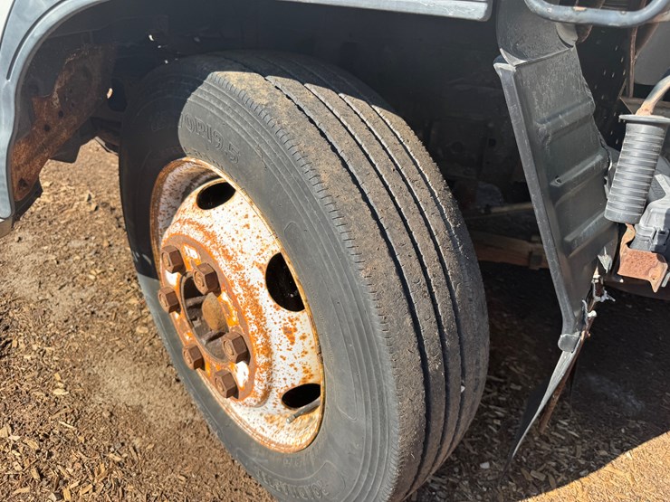 #3262-•-2002-chevy-c4500-box-truck-(has-wi-title)-(waukesha-wi)-image-9