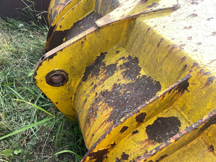 #1147-•-front-loader-bucket-attachment-image-16