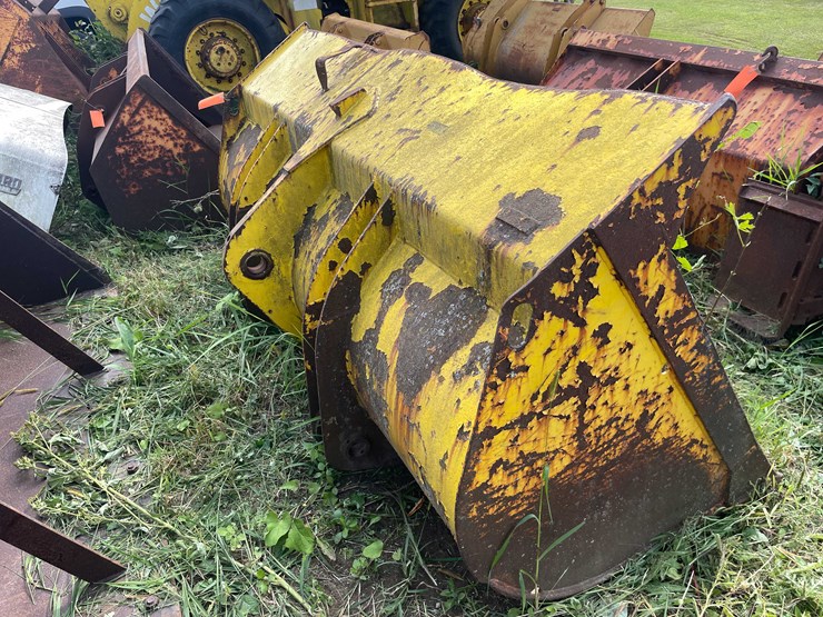 #1147-•-front-loader-bucket-attachment-image-5