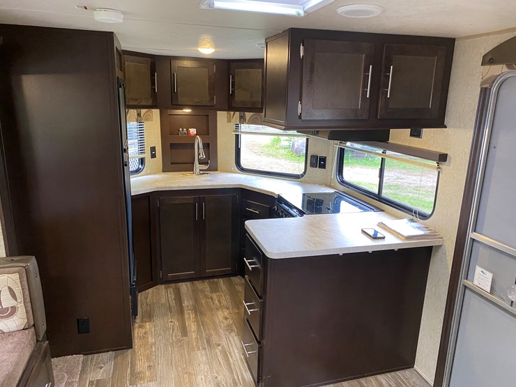 #3304-•-2016-cherokee-limited-274vfk-camper-(has-wi-title)-(three-lakes,-wi)-image-22