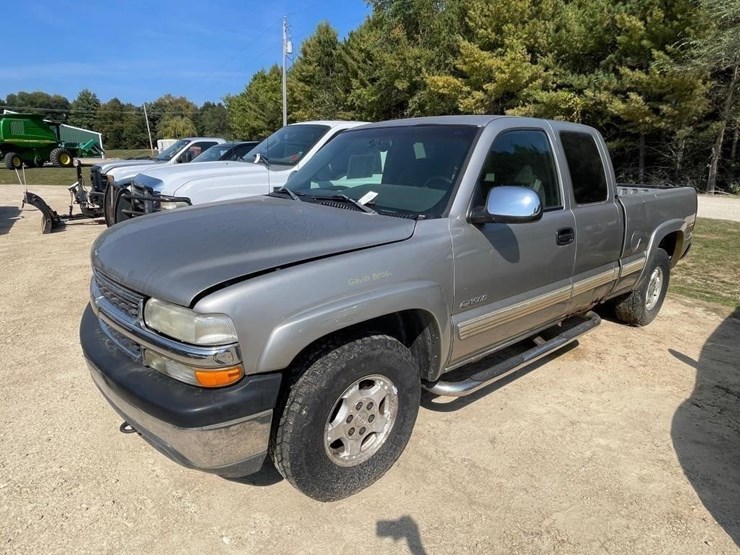 2002-chevrolet-1500-image-1