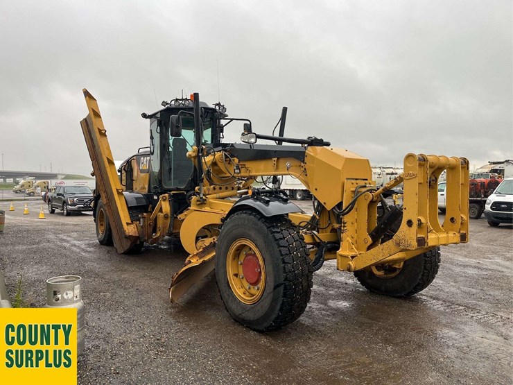 2015-caterpillar-160m-awd-image-2