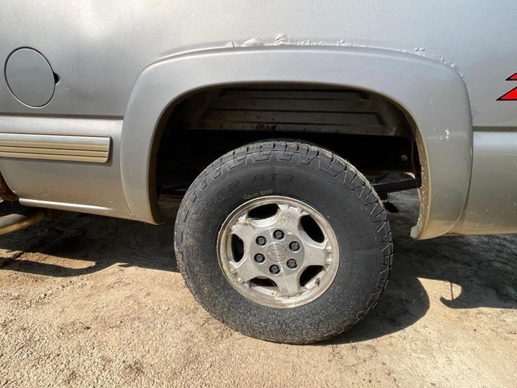2002-chevrolet-1500-image-9
