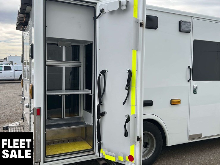 2017-chevrolet-express-s/a-ambulance-image-21