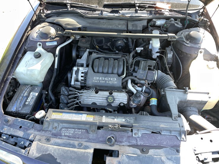 #3290-•-1994-oldsmobile-eighty-eight-(has-wi-title)-(kingston,-wi)-image-52