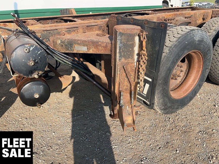 2006-sterling-lt8500-image-19