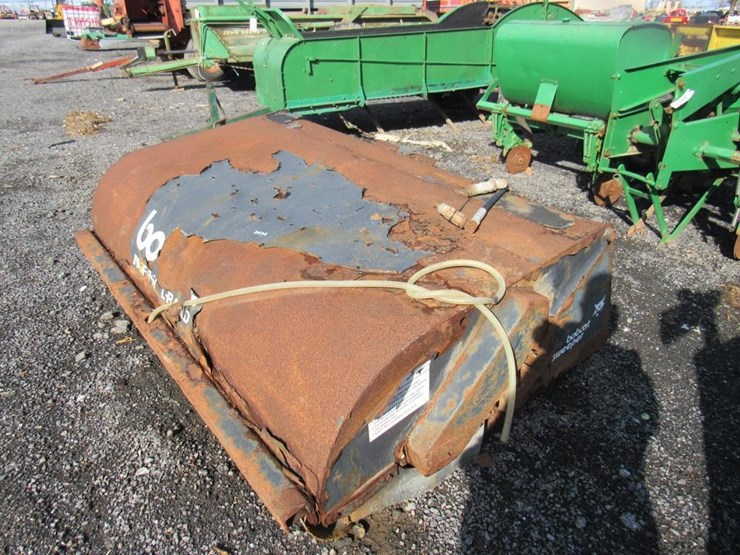 bobcat-skid-steer-sweeper-image-2