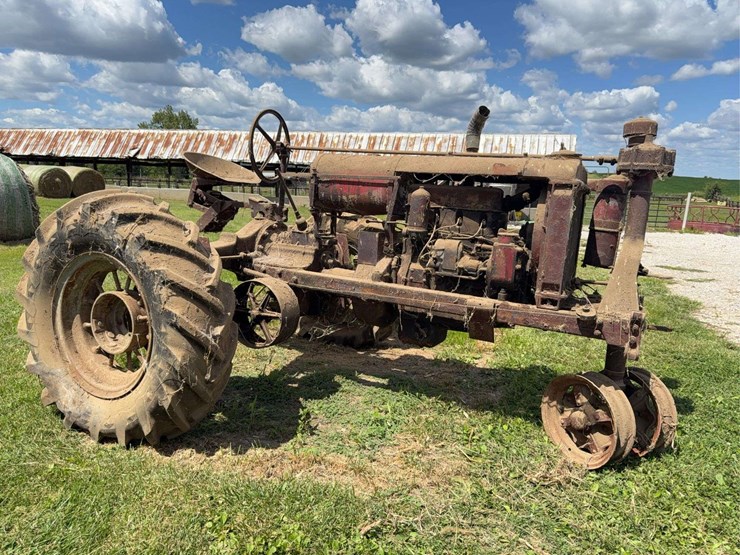farmall-f-20-image-2