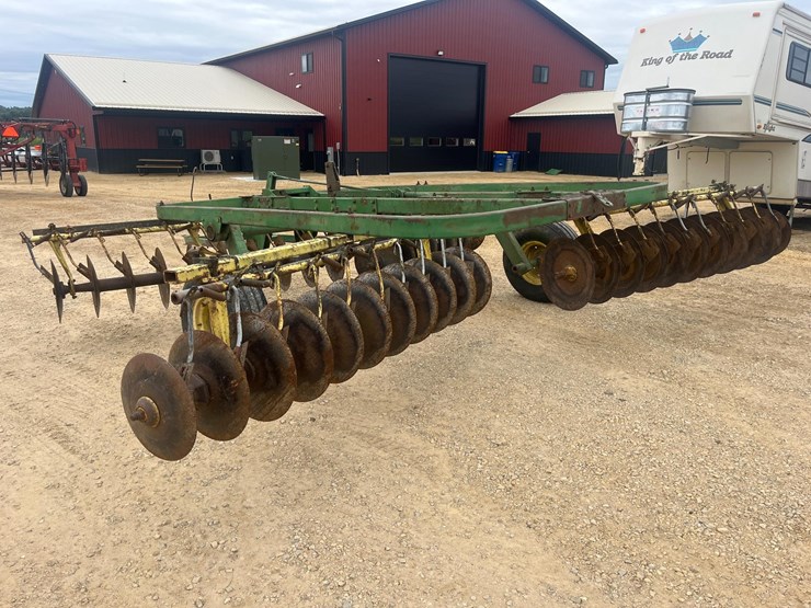 john-deere-210-image-4