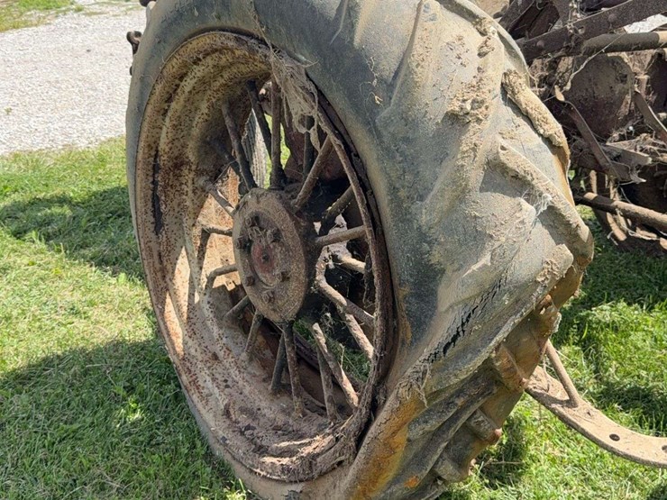 farmall-f-20-image-18