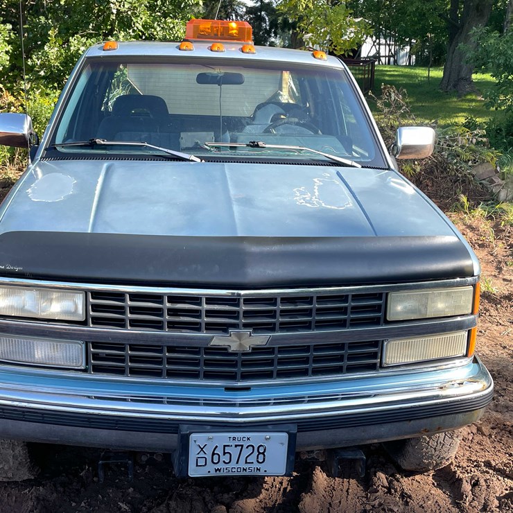 #1115 • 1992 Chevy Silverado 3500 Dually Truck (No Title)