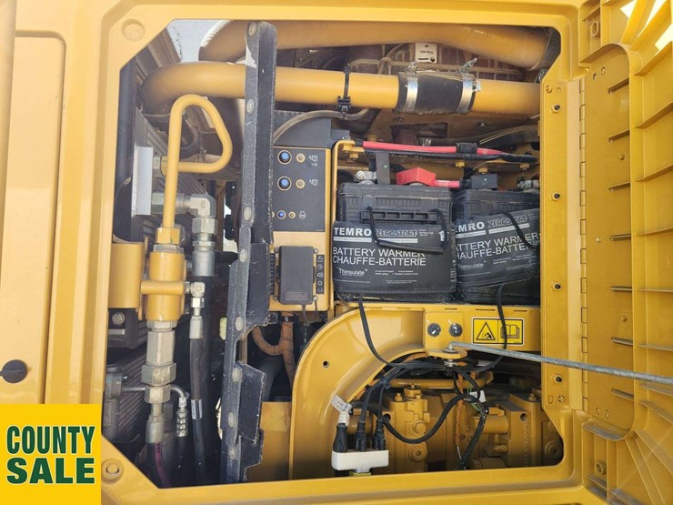 2020-caterpillar-150-awd-image-29