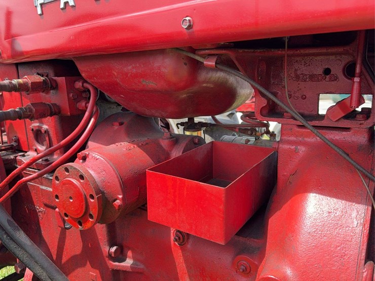 farmall-400-image-75