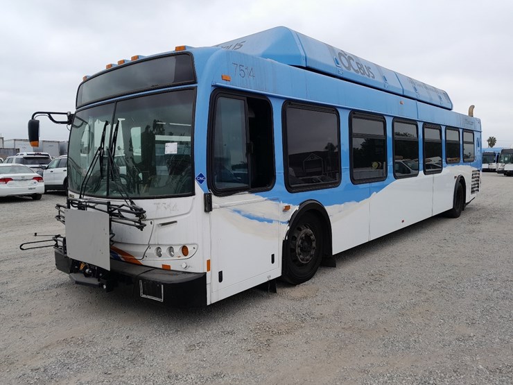 lot#---2007-new-flyer-c40lfr-transit-bus-image-2