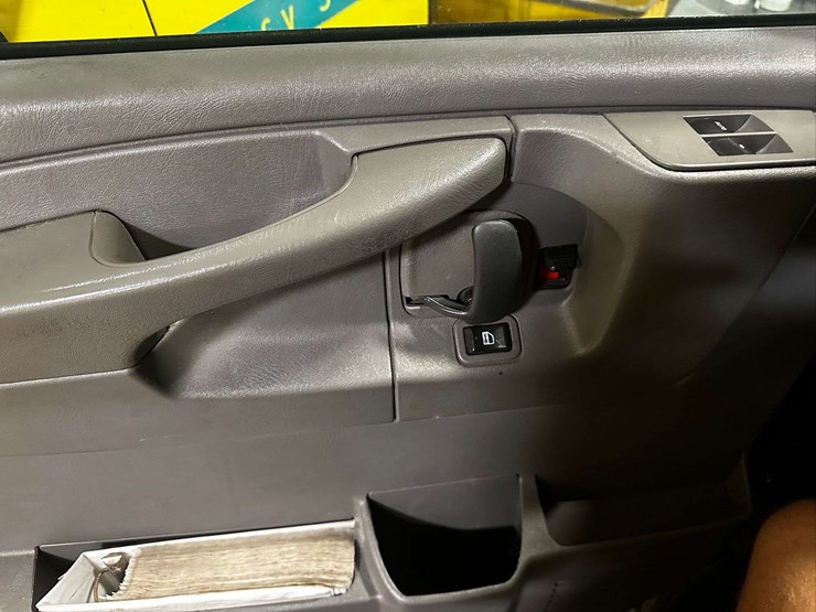 gm/chevy-van-miles---184178-image-21