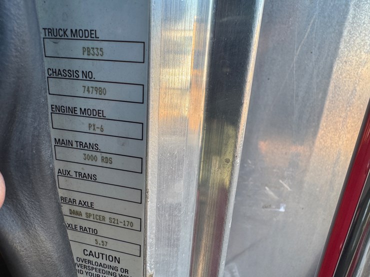 2008-peterbilt-335-image-39