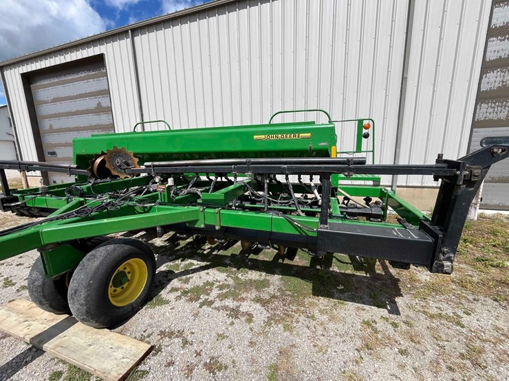 john-deere-750-image-12