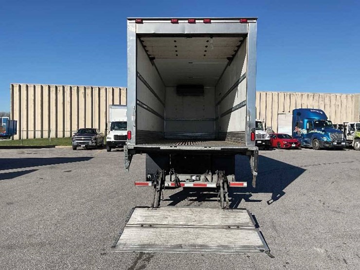 2019-international-durastar-4300-image-3